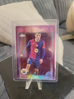 Pedri magenta topps chrome shimmer soccer card