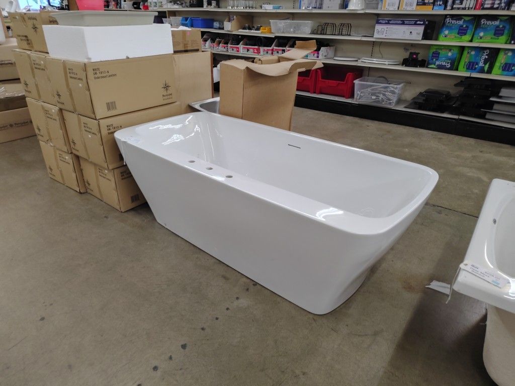 Fleurco Bathtub