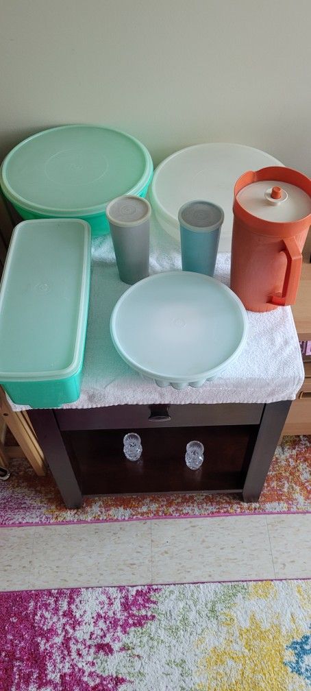 Large Vintage Tupperware