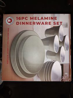 Chef's Counter 16 PCS Melamine Dinnerware Set *NIB*!