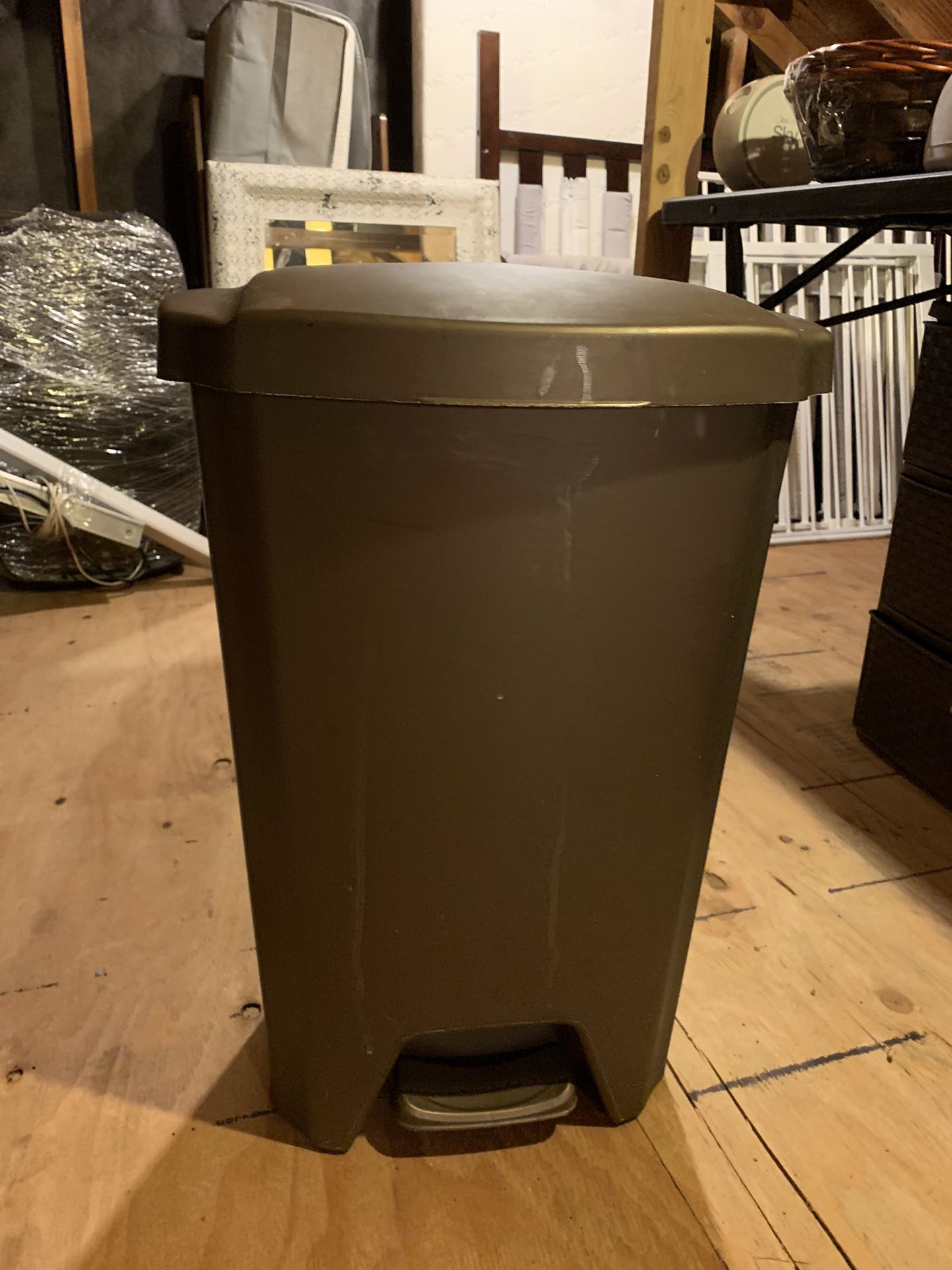 Step-open Garbage can