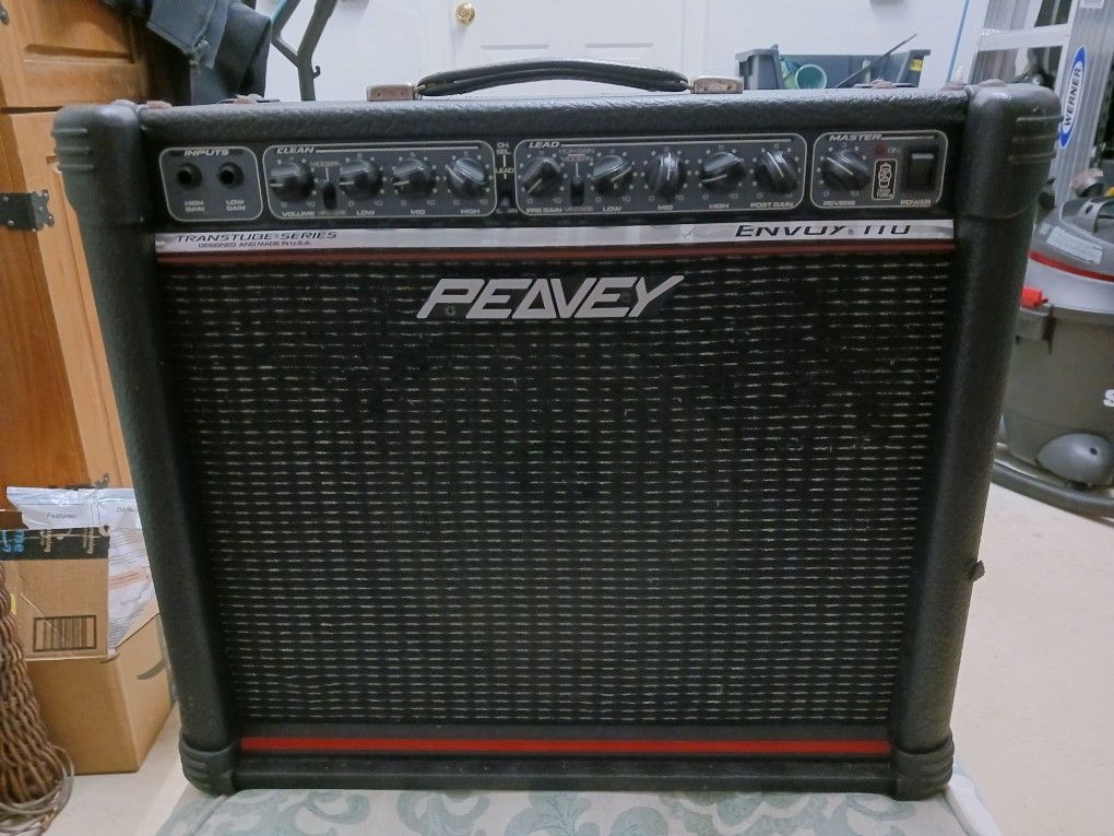 Peavey 110 ENVOY Guitar Amplifier Transtube Series
