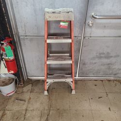Louisville 4' Step Ladder