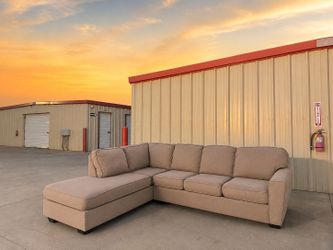 ✨ Warm brown Sectional  with Chaise | Clean & Move-In Ready