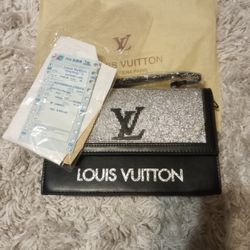 Selling my Louis Vuitton purse Louis Vuitton Monogram Batignolles-Vertical  for Sale in Belle Isle, FL - OfferUp