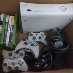 Xbox 360 ( Read Description) 