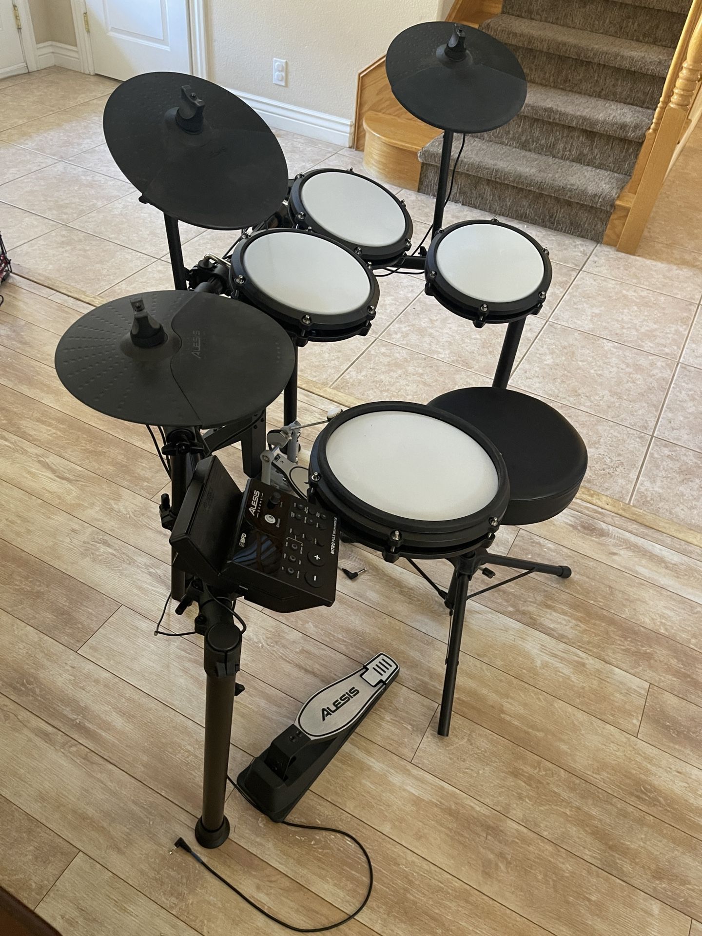 Alesis Nitro Max 8-Piece Electronic Drum Set