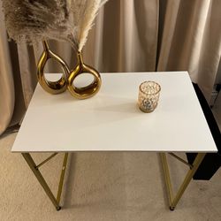 White Luxurious Desk
