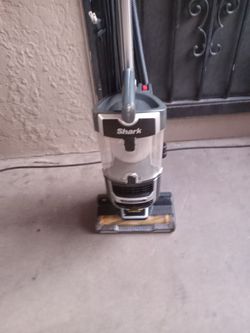 SHARKS VACUUM WORK GREAT VERY GOOD CONDITION