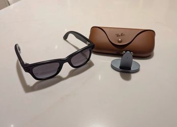Ray-Ban Meta Wayfarer Gen 1 MatteBlack Smart Glasses Gradient Graphite RW4006