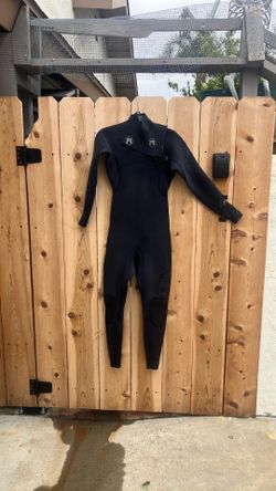 Matuse Apollo 4/3  Small tall  wetsuit