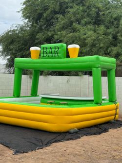 Inflatable pool bar