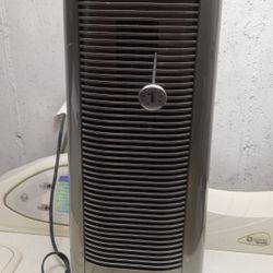 1500 Watt Tower Heater WORKS PERFECT 