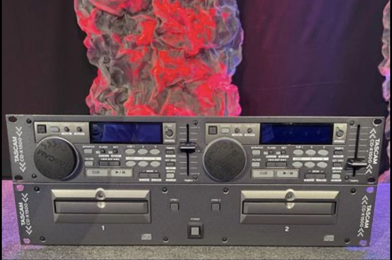 Tascam CD-X1500 Rack Mount Dual CD Player (Valued at $600)