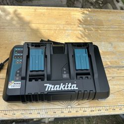 Makita Charger