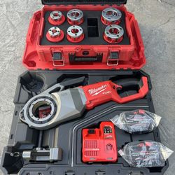 Milwaukee M18 Fuel One-Key Cordless Brushless Pipe Threader Kit w/ 2x 12.0Ah Forge Battery Charger Case & High Speed Aluminum Die Head PACKOUT $2299