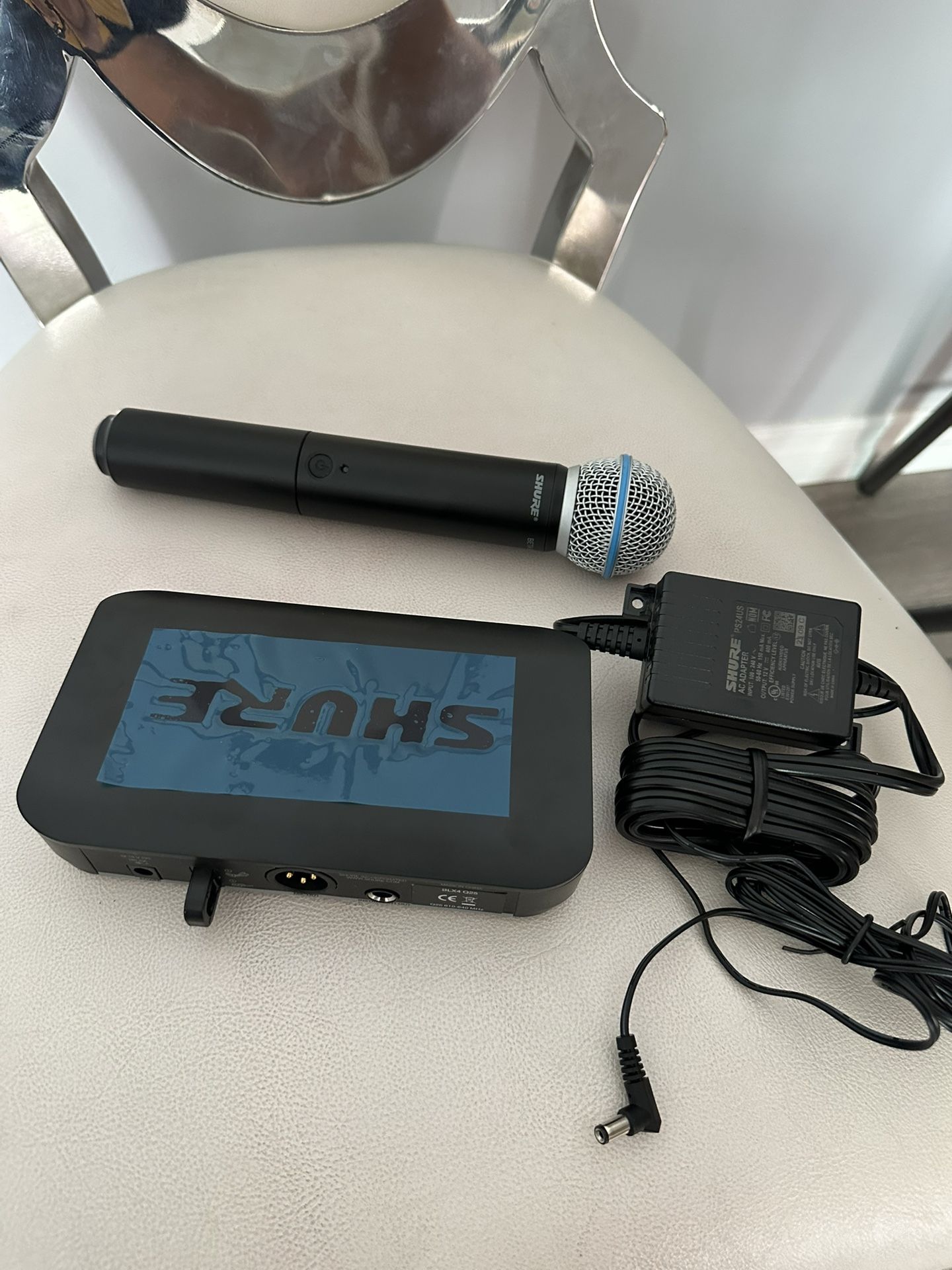 SHURE BLX24 BETA 58a WIRELESS MICROPHONE 🎤 LIKE NEW