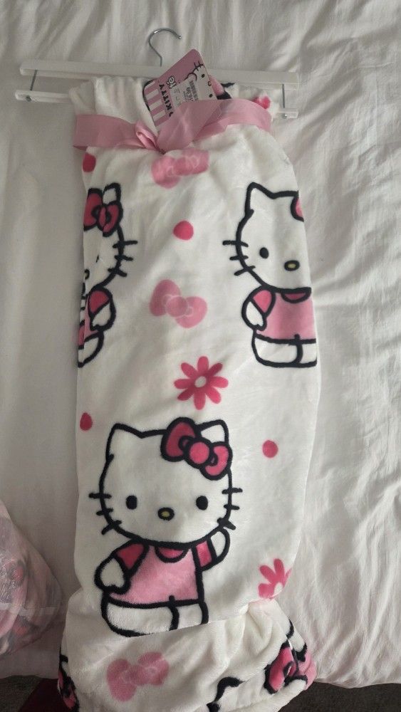 Hello Kitty Blanket
