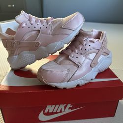 Nike Huarache 5.5Y
