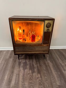 Vintage TV set up as a bar