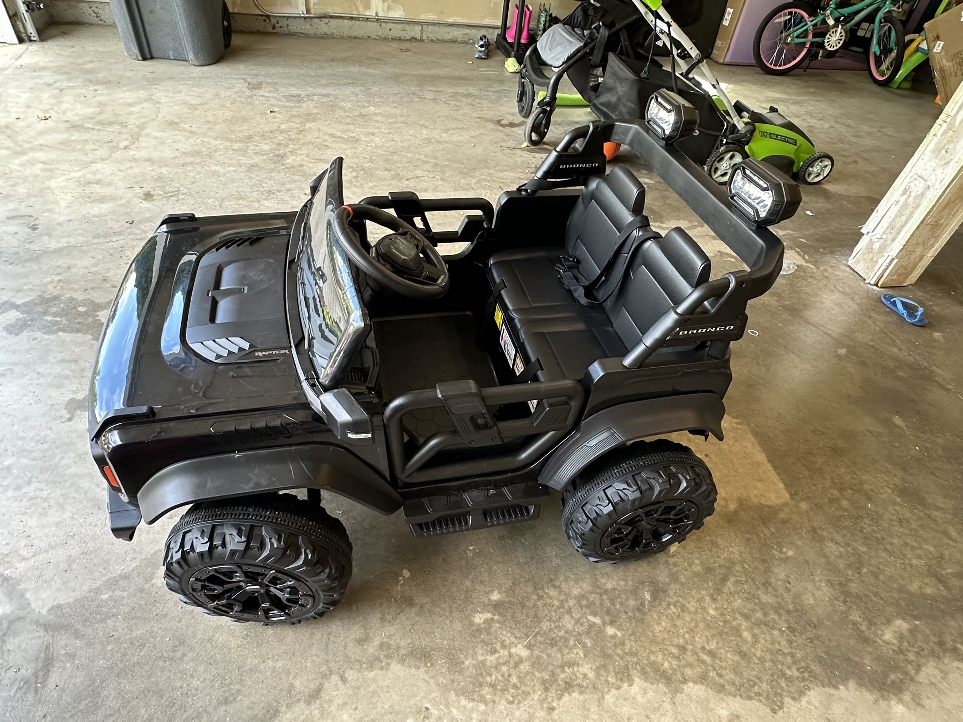 Kids Drive Car