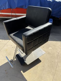 Black Salon Chair