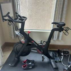 Peloton Indoor Bike