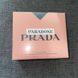 Prada Paradoxe