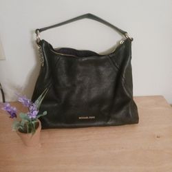 Michael Kors Handbag/purse