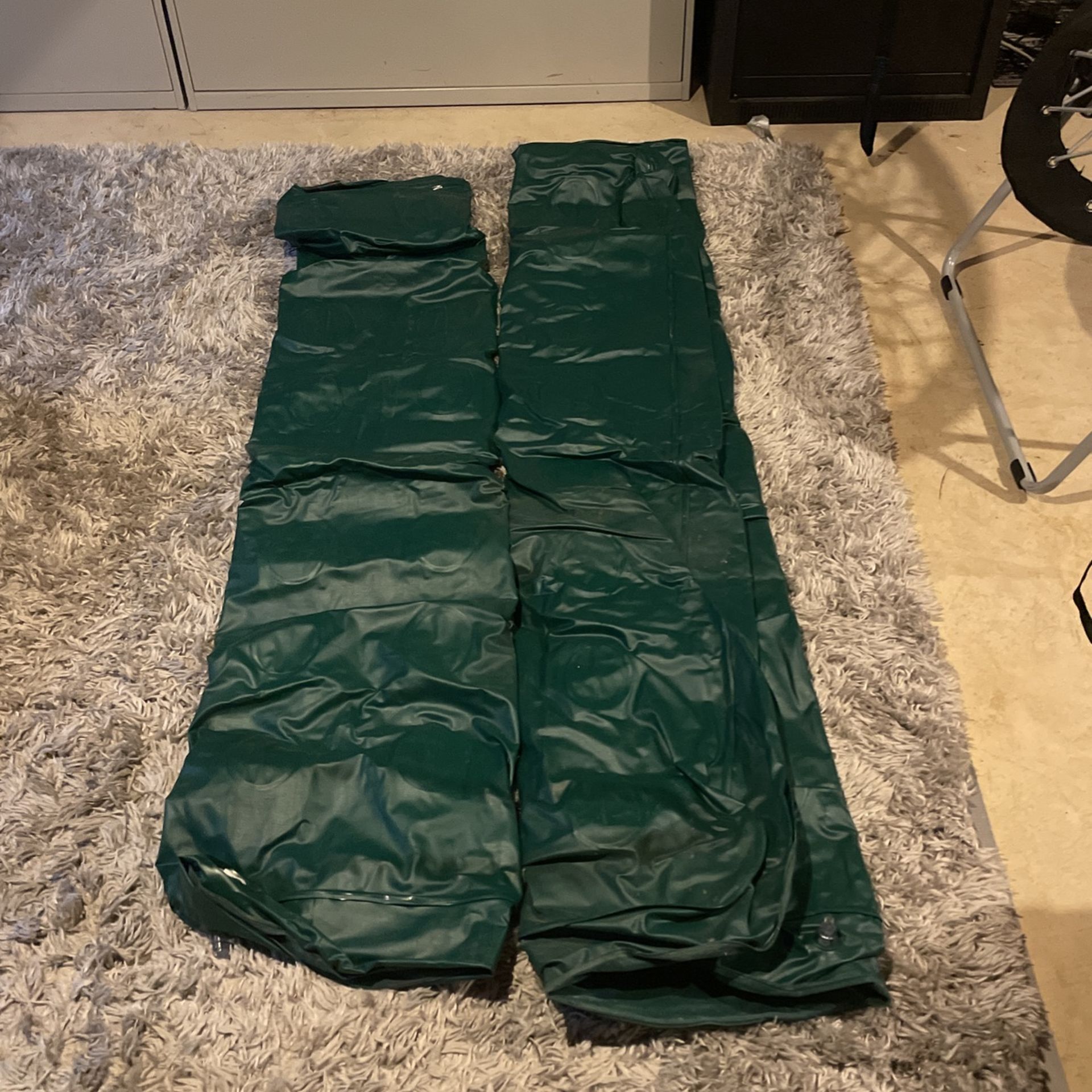 2 Twin Air mattresses Green