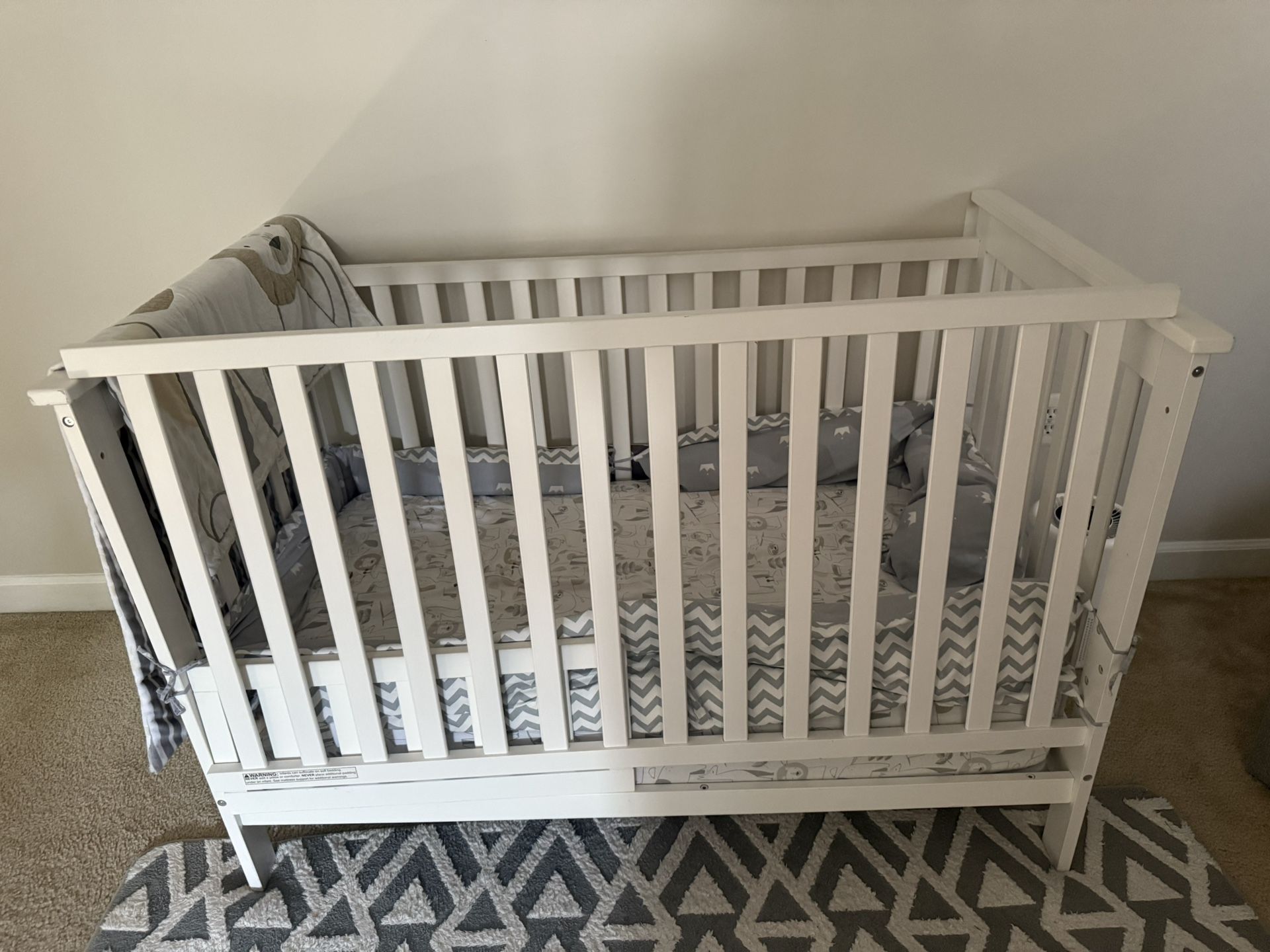Baby Toddler Crib-3-in-1 Convertible With Mattress