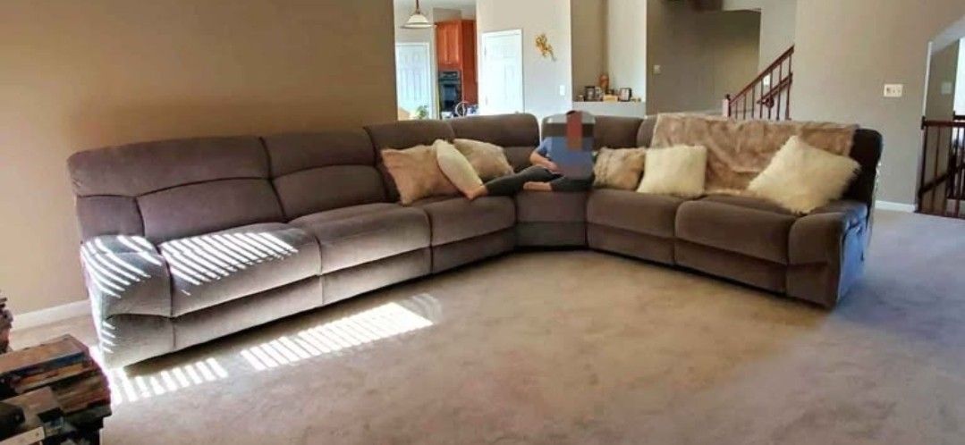 Value City 6-Piece Power Reclining Sectional