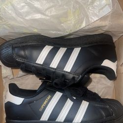 Adidas Superstar Kids Size 4