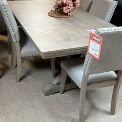 Table and six chairs 1299 brand new