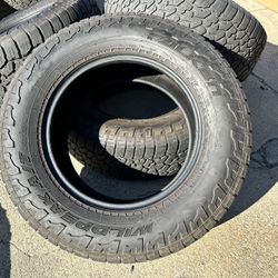 4x Falken Wildpeak AT3W 285/65/18 116T Tires Tundra Tahoe Silverado 85%