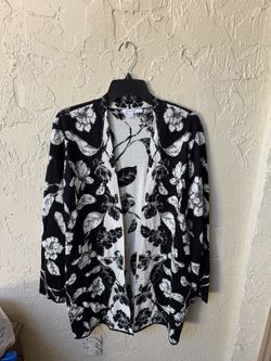 Chico’s Open Front Cardigan 2/L. Black White Floral Knit Sweater Boho Chic