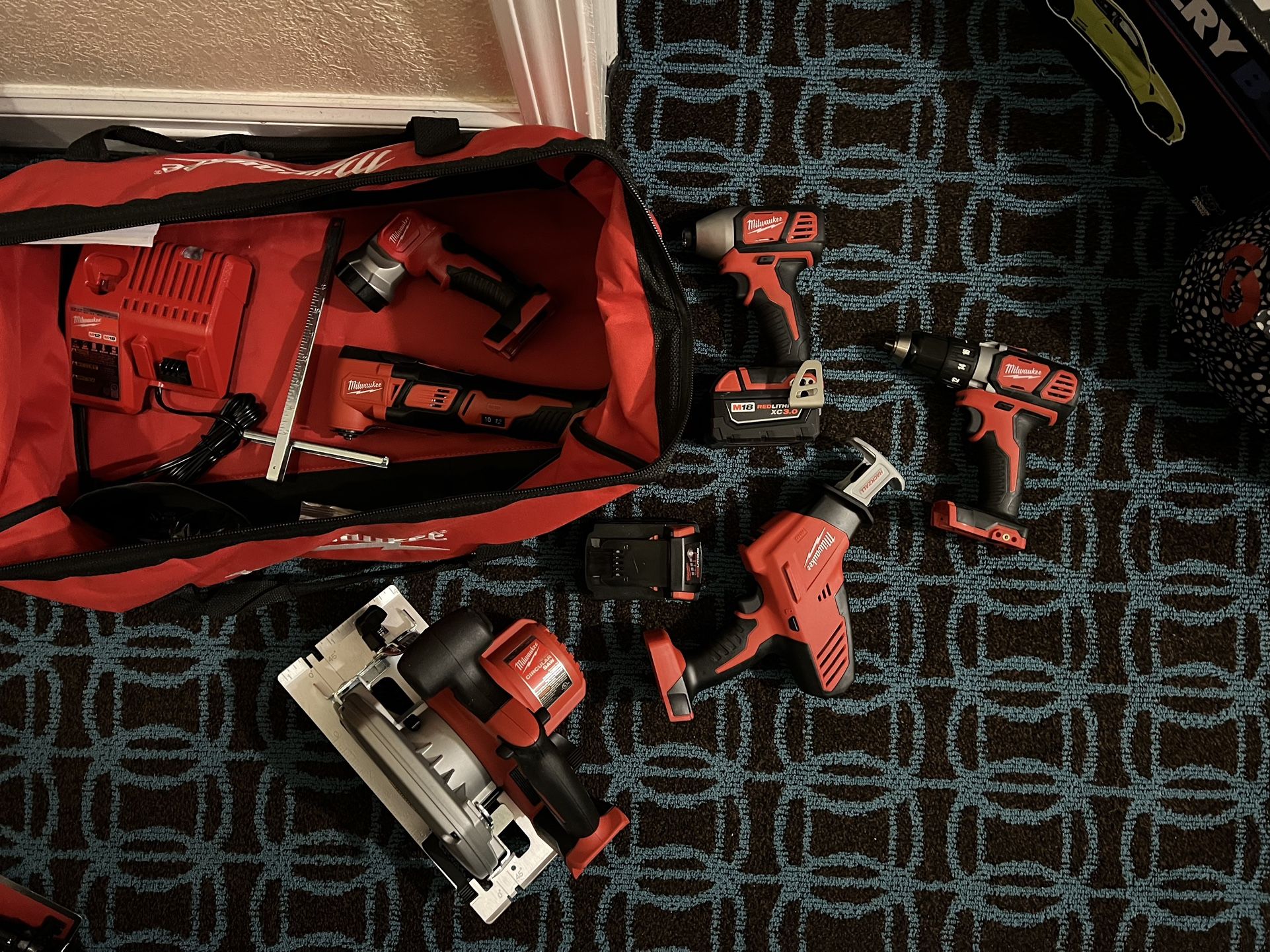 Milwaukee Tools Set