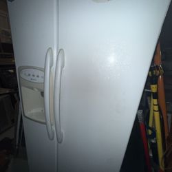 Maytag 23 Cu. Ft. Side-by-Side Refrigerator – Spacious & Reliable