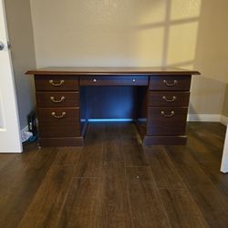 Desk $25