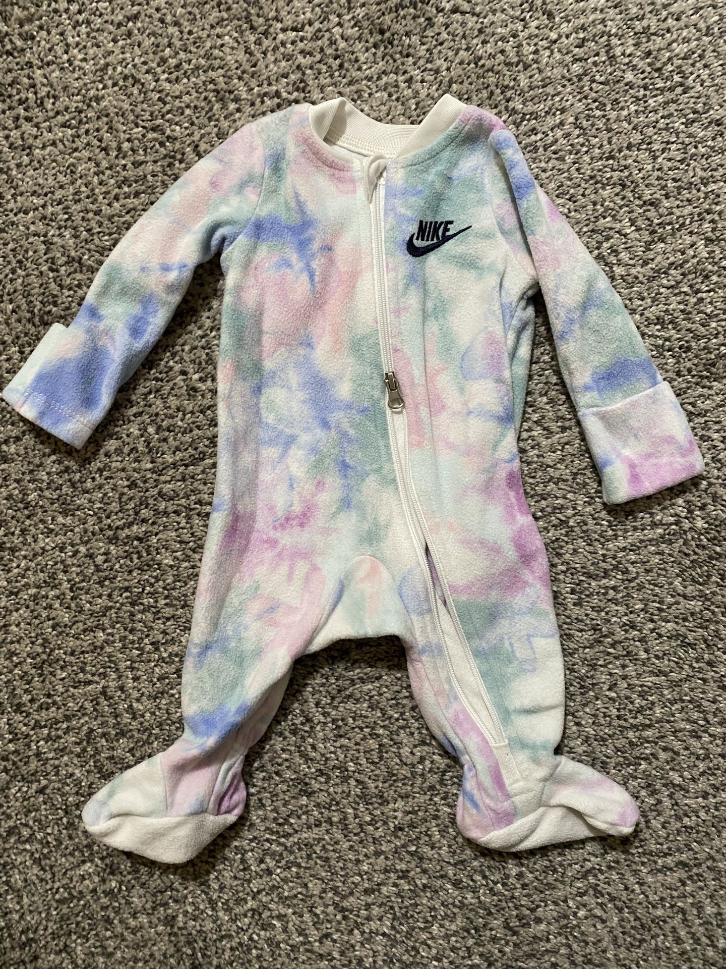 Nike Newborn Fleece Long Sleeve Onsie