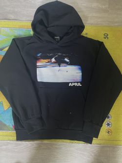 April Skate Hoodie Small 