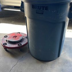 44-gallon trash cans with wheeled base