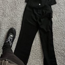 Black women’s lululemon size 4