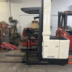 Crown Order Picker