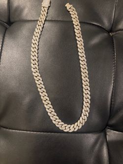 Moissanite chain
