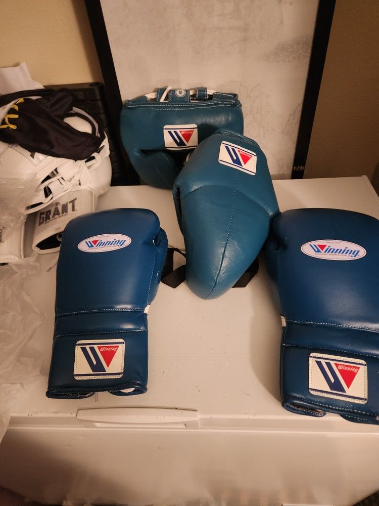 Complete Boxing Set Made From Cow Hide Leather And Foam
