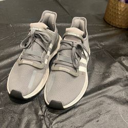 Gray  Adidas Size 5 1/2 And Boys ... size 7 1/2 and women or eight