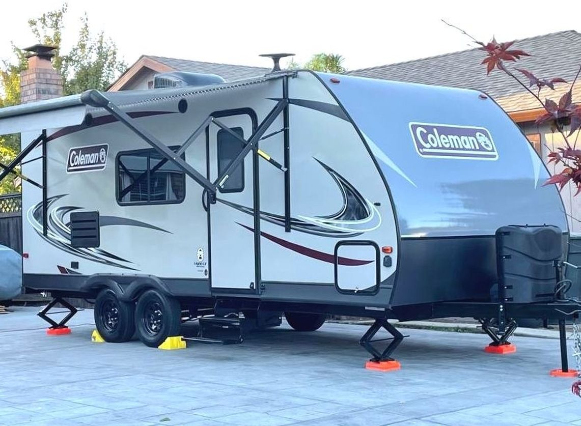 
2018 Coleman Light LX 20’ Spare Tire