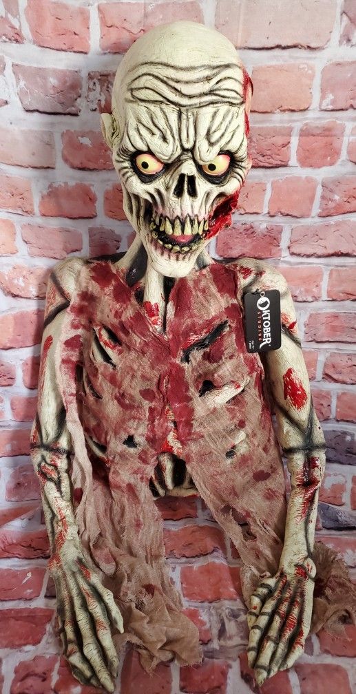 Zombie Half Body Latex Foam Halloween Prop By Oktober Studios 36 Inches New Living dead


Ask For Video
