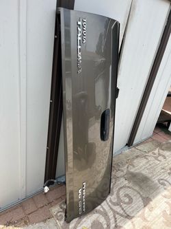 2010 Toyota Tacoma tail gate.  Parts